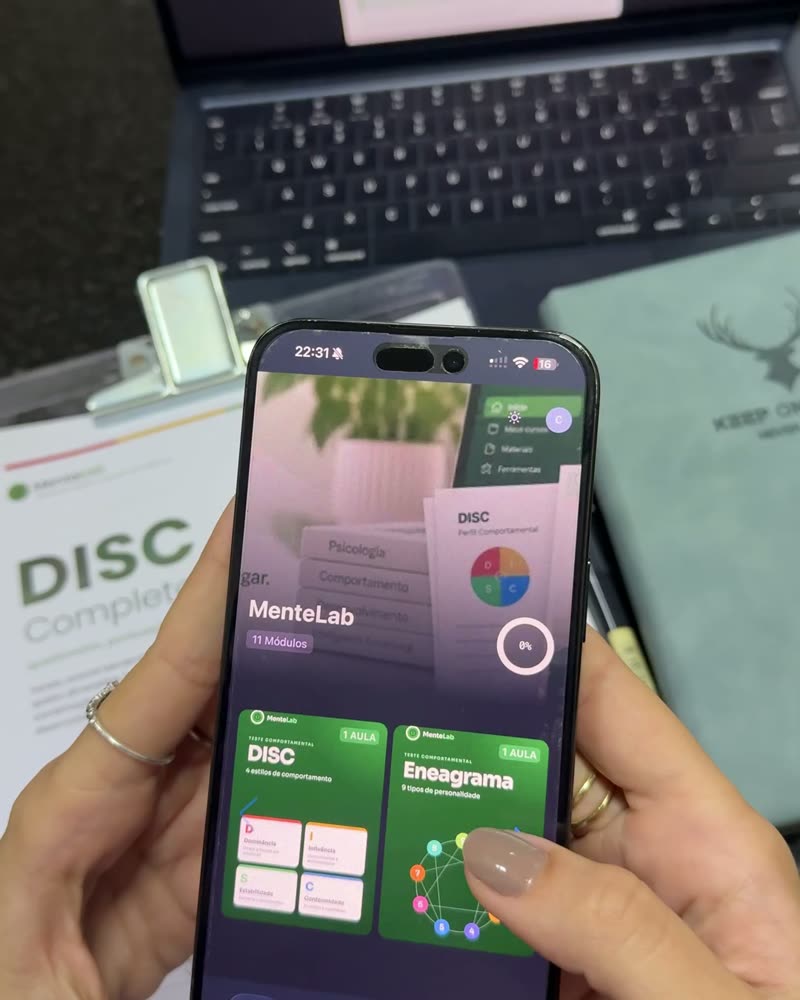 Área de Membros do MenteLab aberta no celular
